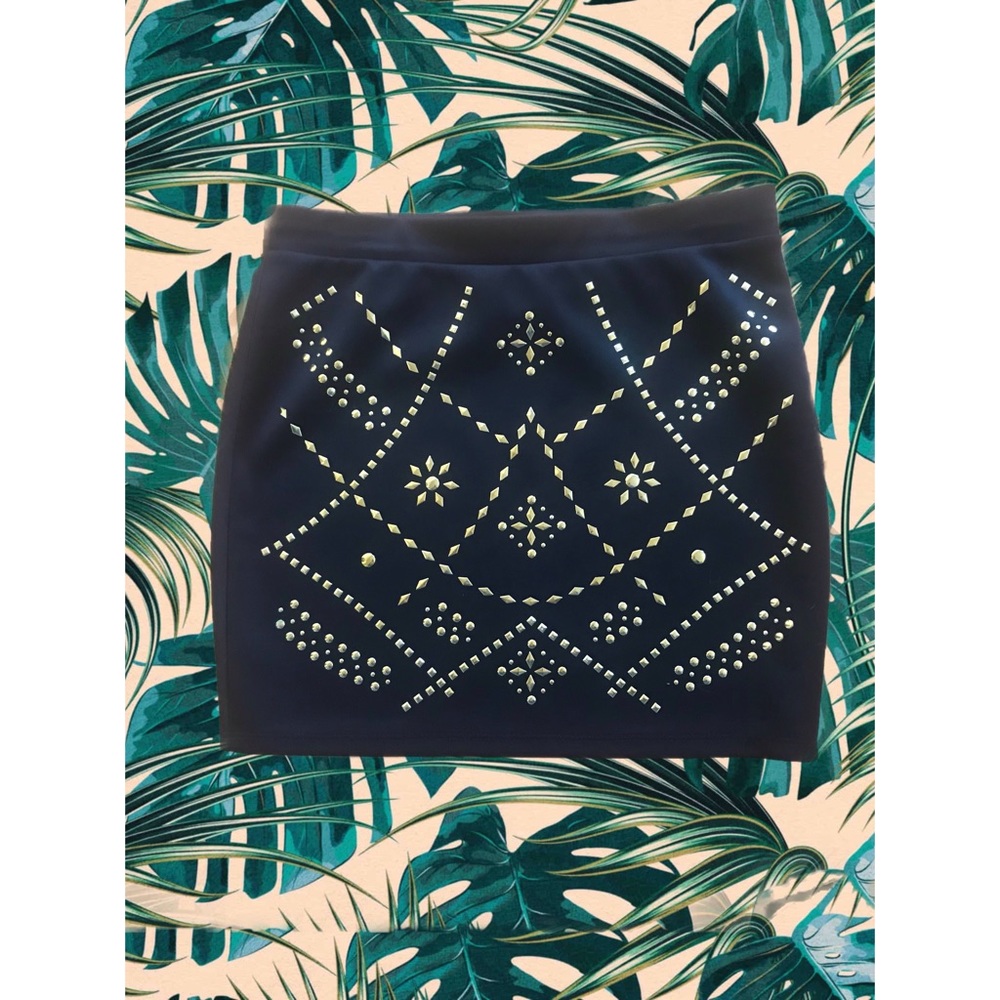 Black Mini Skirt - Gold Design. SIZE SMALL